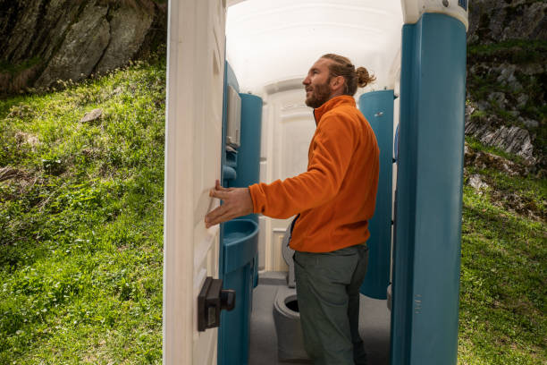 Portable Toilet Options We Offer in Bevil Oaks, TX